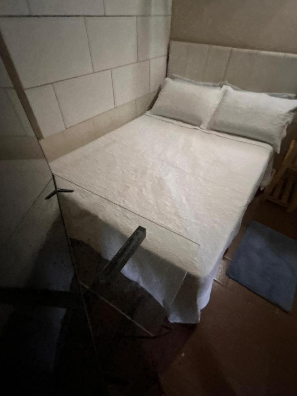 Nuh Hostel Оро Прето Екстериор снимка