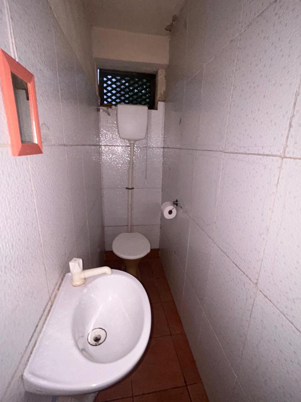 Nuh Hostel Оро Прето Екстериор снимка